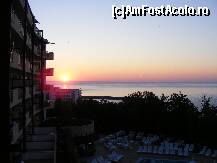 [P42] rasarit de soare vazut din balcon » foto by neagugaby
 - 
<span class="allrVoted glyphicon glyphicon-heart hidden" id="av110438"></span>
<a class="m-l-10 hidden" id="sv110438" onclick="voting_Foto_DelVot(,110438,921)" role="button">șterge vot <span class="glyphicon glyphicon-remove"></span></a>
<a id="v9110438" class=" c-red"  onclick="voting_Foto_SetVot(110438)" role="button"><span class="glyphicon glyphicon-heart-empty"></span> <b>LIKE</b> = Votează poza</a> <img class="hidden"  id="f110438W9" src="/imagini/loader.gif" border="0" /><span class="AjErrMes hidden" id="e110438ErM"></span>