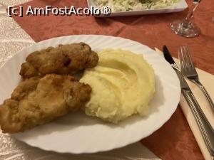 P38 [OCT-2023] Pensiunea Domnescu, Sălişte - şniţel vienez cu piure de cartofi şi salată de varză