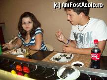 [P03] Copii au vrut neaparat la sushi bar. » foto by marutz*
 - 
<span class="allrVoted glyphicon glyphicon-heart hidden" id="av140295"></span>
<a class="m-l-10 hidden" id="sv140295" onclick="voting_Foto_DelVot(,140295,1003)" role="button">șterge vot <span class="glyphicon glyphicon-remove"></span></a>
<a id="v9140295" class=" c-red"  onclick="voting_Foto_SetVot(140295)" role="button"><span class="glyphicon glyphicon-heart-empty"></span> <b>LIKE</b> = Votează poza</a> <img class="hidden"  id="f140295W9" src="/imagini/loader.gif" border="0" /><span class="AjErrMes hidden" id="e140295ErM"></span>