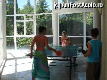 [P05] La hotel, doi tineri animatori se straduiau de zor sa ne atraga la diverse jocuri si concursuri. Cu ping-pongul au reusit. » foto by marutz*
 - 
<span class="allrVoted glyphicon glyphicon-heart hidden" id="av140297"></span>
<a class="m-l-10 hidden" id="sv140297" onclick="voting_Foto_DelVot(,140297,1003)" role="button">șterge vot <span class="glyphicon glyphicon-remove"></span></a>
<a id="v9140297" class=" c-red"  onclick="voting_Foto_SetVot(140297)" role="button"><span class="glyphicon glyphicon-heart-empty"></span> <b>LIKE</b> = Votează poza</a> <img class="hidden"  id="f140297W9" src="/imagini/loader.gif" border="0" /><span class="AjErrMes hidden" id="e140297ErM"></span>