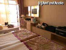 [P14] Camera, tv-ul in oglinda si locul pt bagaje. » foto by ada28
 - 
<span class="allrVoted glyphicon glyphicon-heart hidden" id="av242401"></span>
<a class="m-l-10 hidden" id="sv242401" onclick="voting_Foto_DelVot(,242401,1003)" role="button">șterge vot <span class="glyphicon glyphicon-remove"></span></a>
<a id="v9242401" class=" c-red"  onclick="voting_Foto_SetVot(242401)" role="button"><span class="glyphicon glyphicon-heart-empty"></span> <b>LIKE</b> = Votează poza</a> <img class="hidden"  id="f242401W9" src="/imagini/loader.gif" border="0" /><span class="AjErrMes hidden" id="e242401ErM"></span>