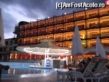 [P08] Hotelul seara si barul de la piscina. » foto by ada28
 - 
<span class="allrVoted glyphicon glyphicon-heart hidden" id="av242164"></span>
<a class="m-l-10 hidden" id="sv242164" onclick="voting_Foto_DelVot(,242164,1003)" role="button">șterge vot <span class="glyphicon glyphicon-remove"></span></a>
<a id="v9242164" class=" c-red"  onclick="voting_Foto_SetVot(242164)" role="button"><span class="glyphicon glyphicon-heart-empty"></span> <b>LIKE</b> = Votează poza</a> <img class="hidden"  id="f242164W9" src="/imagini/loader.gif" border="0" /><span class="AjErrMes hidden" id="e242164ErM"></span>