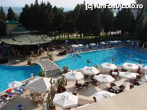 [P01] Vedere din cameră, piscina Hotel Palace, Pool Bar, în spatele ei scena și parcul de joacă » foto by morcim
 - 
<span class="allrVoted glyphicon glyphicon-heart hidden" id="av464710"></span>
<a class="m-l-10 hidden" id="sv464710" onclick="voting_Foto_DelVot(,464710,1040)" role="button">șterge vot <span class="glyphicon glyphicon-remove"></span></a>
<a id="v9464710" class=" c-red"  onclick="voting_Foto_SetVot(464710)" role="button"><span class="glyphicon glyphicon-heart-empty"></span> <b>LIKE</b> = Votează poza</a> <img class="hidden"  id="f464710W9" src="/imagini/loader.gif" border="0" /><span class="AjErrMes hidden" id="e464710ErM"></span>