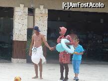 [P07] animatorii faceau glume la piscina » foto by doina
 - 
<span class="allrVoted glyphicon glyphicon-heart hidden" id="av221687"></span>
<a class="m-l-10 hidden" id="sv221687" onclick="voting_Foto_DelVot(,221687,1074)" role="button">șterge vot <span class="glyphicon glyphicon-remove"></span></a>
<a id="v9221687" class=" c-red"  onclick="voting_Foto_SetVot(221687)" role="button"><span class="glyphicon glyphicon-heart-empty"></span> <b>LIKE</b> = Votează poza</a> <img class="hidden"  id="f221687W9" src="/imagini/loader.gif" border="0" /><span class="AjErrMes hidden" id="e221687ErM"></span>