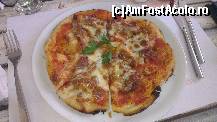 [P11] Pizza Prosciuto » foto by razvand
 - 
<span class="allrVoted glyphicon glyphicon-heart hidden" id="av454760"></span>
<a class="m-l-10 hidden" id="sv454760" onclick="voting_Foto_DelVot(,454760,1077)" role="button">șterge vot <span class="glyphicon glyphicon-remove"></span></a>
<a id="v9454760" class=" c-red"  onclick="voting_Foto_SetVot(454760)" role="button"><span class="glyphicon glyphicon-heart-empty"></span> <b>LIKE</b> = Votează poza</a> <img class="hidden"  id="f454760W9" src="/imagini/loader.gif" border="0" /><span class="AjErrMes hidden" id="e454760ErM"></span>