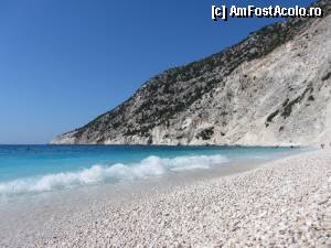 [P49] Myrtos beach 2.  » foto by florianais
 - 
<span class="allrVoted glyphicon glyphicon-heart hidden" id="av356845"></span>
<a class="m-l-10 hidden" id="sv356845" onclick="voting_Foto_DelVot(,356845,1121)" role="button">șterge vot <span class="glyphicon glyphicon-remove"></span></a>
<a id="v9356845" class=" c-red"  onclick="voting_Foto_SetVot(356845)" role="button"><span class="glyphicon glyphicon-heart-empty"></span> <b>LIKE</b> = Votează poza</a> <img class="hidden"  id="f356845W9" src="/imagini/loader.gif" border="0" /><span class="AjErrMes hidden" id="e356845ErM"></span>