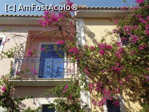 [P39] Un balcon frumos în Assos » foto by irinad
 - 
<span class="allrVoted glyphicon glyphicon-heart hidden" id="av790905"></span>
<a class="m-l-10 hidden" id="sv790905" onclick="voting_Foto_DelVot(,790905,1121)" role="button">șterge vot <span class="glyphicon glyphicon-remove"></span></a>
<a id="v9790905" class=" c-red"  onclick="voting_Foto_SetVot(790905)" role="button"><span class="glyphicon glyphicon-heart-empty"></span> <b>LIKE</b> = Votează poza</a> <img class="hidden"  id="f790905W9" src="/imagini/loader.gif" border="0" /><span class="AjErrMes hidden" id="e790905ErM"></span>