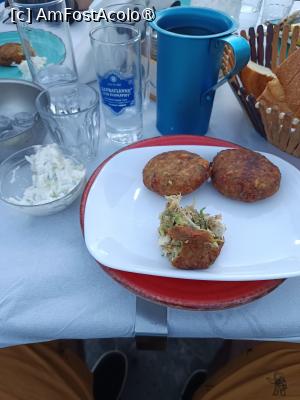 [P03] chifteluțe de dovleac, tzatziki, vin roze (carafa din tablă de metal, albastră e superbă), plus (a fost cândva în) pahar de tsipuros » foto by gojavaler
 - 
<span class="allrVoted glyphicon glyphicon-heart hidden" id="av1497937"></span>
<a class="m-l-10 hidden" id="sv1497937" onclick="voting_Foto_DelVot(,1497937,1161)" role="button">șterge vot <span class="glyphicon glyphicon-remove"></span></a>
<a id="v91497937" class=" c-red"  onclick="voting_Foto_SetVot(1497937)" role="button"><span class="glyphicon glyphicon-heart-empty"></span> <b>LIKE</b> = Votează poza</a> <img class="hidden"  id="f1497937W9" src="/imagini/loader.gif" border="0" /><span class="AjErrMes hidden" id="e1497937ErM"></span>