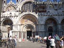 [P10] Basilica San Marco » foto by georgiana
 - 
<span class="allrVoted glyphicon glyphicon-heart hidden" id="av33750"></span>
<a class="m-l-10 hidden" id="sv33750" onclick="voting_Foto_DelVot(,33750,1229)" role="button">șterge vot <span class="glyphicon glyphicon-remove"></span></a>
<a id="v933750" class=" c-red"  onclick="voting_Foto_SetVot(33750)" role="button"><span class="glyphicon glyphicon-heart-empty"></span> <b>LIKE</b> = Votează poza</a> <img class="hidden"  id="f33750W9" src="/imagini/loader.gif" border="0" /><span class="AjErrMes hidden" id="e33750ErM"></span>