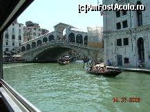 [P24] Ponte di Rialto, pe Canal Grande » foto by mcosmin
 - 
<span class="allrVoted glyphicon glyphicon-heart hidden" id="av27876"></span>
<a class="m-l-10 hidden" id="sv27876" onclick="voting_Foto_DelVot(,27876,1229)" role="button">șterge vot <span class="glyphicon glyphicon-remove"></span></a>
<a id="v927876" class=" c-red"  onclick="voting_Foto_SetVot(27876)" role="button"><span class="glyphicon glyphicon-heart-empty"></span> <b>LIKE</b> = Votează poza</a> <img class="hidden"  id="f27876W9" src="/imagini/loader.gif" border="0" /><span class="AjErrMes hidden" id="e27876ErM"></span>