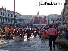 [P28] Piazza San Marco din Veneția cu Ala Napoleonica în fundal(aripa construită de Napoleon pentru a închide piața)și Procuratie Nuove și Vecchie de-o parte și de alta » foto by mariana.olaru
 - 
<span class="allrVoted glyphicon glyphicon-heart hidden" id="av185573"></span>
<a class="m-l-10 hidden" id="sv185573" onclick="voting_Foto_DelVot(,185573,1229)" role="button">șterge vot <span class="glyphicon glyphicon-remove"></span></a>
<a id="v9185573" class=" c-red"  onclick="voting_Foto_SetVot(185573)" role="button"><span class="glyphicon glyphicon-heart-empty"></span> <b>LIKE</b> = Votează poza</a> <img class="hidden"  id="f185573W9" src="/imagini/loader.gif" border="0" /><span class="AjErrMes hidden" id="e185573ErM"></span>