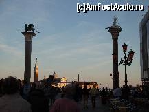 [P40] Piața San Marco din Veneția cu cele două obeliscuri reprezentative profilate pe cerul amurgului » foto by mariana.olaru
 - 
<span class="allrVoted glyphicon glyphicon-heart hidden" id="av185585"></span>
<a class="m-l-10 hidden" id="sv185585" onclick="voting_Foto_DelVot(,185585,1229)" role="button">șterge vot <span class="glyphicon glyphicon-remove"></span></a>
<a id="v9185585" class=" c-red"  onclick="voting_Foto_SetVot(185585)" role="button"><span class="glyphicon glyphicon-heart-empty"></span> <b>LIKE</b> = Votează poza</a> <img class="hidden"  id="f185585W9" src="/imagini/loader.gif" border="0" /><span class="AjErrMes hidden" id="e185585ErM"></span>