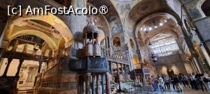 [P13] Bazilica San Marco, interior » foto by irinad
 - 
<span class="allrVoted glyphicon glyphicon-heart hidden" id="av1480103"></span>
<a class="m-l-10 hidden" id="sv1480103" onclick="voting_Foto_DelVot(,1480103,1229)" role="button">șterge vot <span class="glyphicon glyphicon-remove"></span></a>
<a id="v91480103" class=" c-red"  onclick="voting_Foto_SetVot(1480103)" role="button"><span class="glyphicon glyphicon-heart-empty"></span> <b>LIKE</b> = Votează poza</a> <img class="hidden"  id="f1480103W9" src="/imagini/loader.gif" border="0" /><span class="AjErrMes hidden" id="e1480103ErM"></span>