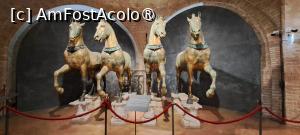 [P34] Bazilica San Marco, cei patru cai aduși de la Constantinopol » foto by irinad
 - 
<span class="allrVoted glyphicon glyphicon-heart hidden" id="av1480124"></span>
<a class="m-l-10 hidden" id="sv1480124" onclick="voting_Foto_DelVot(,1480124,1229)" role="button">șterge vot <span class="glyphicon glyphicon-remove"></span></a>
<a id="v91480124" class=" c-red"  onclick="voting_Foto_SetVot(1480124)" role="button"><span class="glyphicon glyphicon-heart-empty"></span> <b>LIKE</b> = Votează poza</a> <img class="hidden"  id="f1480124W9" src="/imagini/loader.gif" border="0" /><span class="AjErrMes hidden" id="e1480124ErM"></span>