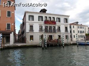 [P17] Pe Canal Grande, Veneția. Hotel „Canal Grande”. » foto by mihaelavoicu
 - 
<span class="allrVoted glyphicon glyphicon-heart hidden" id="av1217845"></span>
<a class="m-l-10 hidden" id="sv1217845" onclick="voting_Foto_DelVot(,1217845,1229)" role="button">șterge vot <span class="glyphicon glyphicon-remove"></span></a>
<a id="v91217845" class=" c-red"  onclick="voting_Foto_SetVot(1217845)" role="button"><span class="glyphicon glyphicon-heart-empty"></span> <b>LIKE</b> = Votează poza</a> <img class="hidden"  id="f1217845W9" src="/imagini/loader.gif" border="0" /><span class="AjErrMes hidden" id="e1217845ErM"></span>