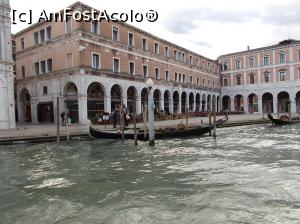 [P02] Pe Canal Grande, Veneția. Campo Erneria. » foto by mihaelavoicu
 - 
<span class="allrVoted glyphicon glyphicon-heart hidden" id="av1217830"></span>
<a class="m-l-10 hidden" id="sv1217830" onclick="voting_Foto_DelVot(,1217830,1229)" role="button">șterge vot <span class="glyphicon glyphicon-remove"></span></a>
<a id="v91217830" class=" c-red"  onclick="voting_Foto_SetVot(1217830)" role="button"><span class="glyphicon glyphicon-heart-empty"></span> <b>LIKE</b> = Votează poza</a> <img class="hidden"  id="f1217830W9" src="/imagini/loader.gif" border="0" /><span class="AjErrMes hidden" id="e1217830ErM"></span>