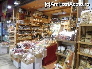 [P13] paste, vinuri si alte bunatati toscane in Mercato Centrale » foto by amero
 - 
<span class="allrVoted glyphicon glyphicon-heart hidden" id="av685619"></span>
<a class="m-l-10 hidden" id="sv685619" onclick="voting_Foto_DelVot(,685619,1230)" role="button">șterge vot <span class="glyphicon glyphicon-remove"></span></a>
<a id="v9685619" class=" c-red"  onclick="voting_Foto_SetVot(685619)" role="button"><span class="glyphicon glyphicon-heart-empty"></span> <b>LIKE</b> = Votează poza</a> <img class="hidden"  id="f685619W9" src="/imagini/loader.gif" border="0" /><span class="AjErrMes hidden" id="e685619ErM"></span>