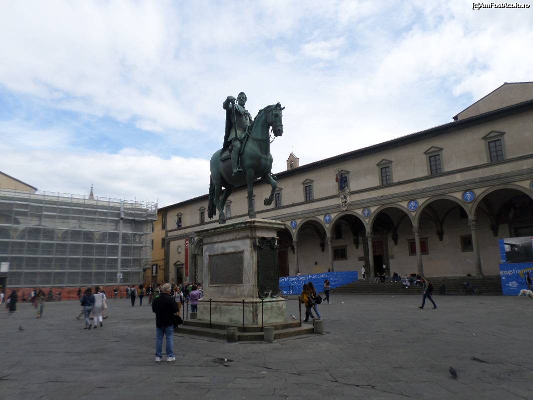 [P06] Statuia regelui Ferdinand I din Piazza Santissima Annunzziata » foto by amero
 - 
<span class="allrVoted glyphicon glyphicon-heart hidden" id="av699121"></span>
<a class="m-l-10 hidden" id="sv699121" onclick="voting_Foto_DelVot(,699121,1230)" role="button">șterge vot <span class="glyphicon glyphicon-remove"></span></a>
<a id="v9699121" class=" c-red"  onclick="voting_Foto_SetVot(699121)" role="button"><span class="glyphicon glyphicon-heart-empty"></span> <b>LIKE</b> = Votează poza</a> <img class="hidden"  id="f699121W9" src="/imagini/loader.gif" border="0" /><span class="AjErrMes hidden" id="e699121ErM"></span>