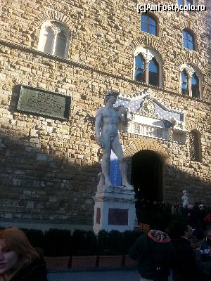 [P06] statuia lui David din fata Palazzo Vecchio » foto by robert
 - 
<span class="allrVoted glyphicon glyphicon-heart hidden" id="av583983"></span>
<a class="m-l-10 hidden" id="sv583983" onclick="voting_Foto_DelVot(,583983,1230)" role="button">șterge vot <span class="glyphicon glyphicon-remove"></span></a>
<a id="v9583983" class=" c-red"  onclick="voting_Foto_SetVot(583983)" role="button"><span class="glyphicon glyphicon-heart-empty"></span> <b>LIKE</b> = Votează poza</a> <img class="hidden"  id="f583983W9" src="/imagini/loader.gif" border="0" /><span class="AjErrMes hidden" id="e583983ErM"></span>