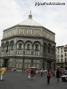 [P13] Baptisteriul San Giovanni vedere din Partea sudica a monumentului » foto by ile57b
 - 
<span class="allrVoted glyphicon glyphicon-heart hidden" id="av455614"></span>
<a class="m-l-10 hidden" id="sv455614" onclick="voting_Foto_DelVot(,455614,1230)" role="button">șterge vot <span class="glyphicon glyphicon-remove"></span></a>
<a id="v9455614" class=" c-red"  onclick="voting_Foto_SetVot(455614)" role="button"><span class="glyphicon glyphicon-heart-empty"></span> <b>LIKE</b> = Votează poza</a> <img class="hidden"  id="f455614W9" src="/imagini/loader.gif" border="0" /><span class="AjErrMes hidden" id="e455614ErM"></span>