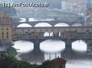 P13 [JUN-2012] Podurile Florenţei (în prim-plan Ponte Vecchio) văzute din Piazzale Michelangelo. 