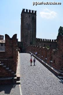 [P16] Verona, Ponte di Castelovecchio » foto by unq
 - 
<span class="allrVoted glyphicon glyphicon-heart hidden" id="av469994"></span>
<a class="m-l-10 hidden" id="sv469994" onclick="voting_Foto_DelVot(,469994,1233)" role="button">șterge vot <span class="glyphicon glyphicon-remove"></span></a>
<a id="v9469994" class=" c-red"  onclick="voting_Foto_SetVot(469994)" role="button"><span class="glyphicon glyphicon-heart-empty"></span> <b>LIKE</b> = Votează poza</a> <img class="hidden"  id="f469994W9" src="/imagini/loader.gif" border="0" /><span class="AjErrMes hidden" id="e469994ErM"></span>