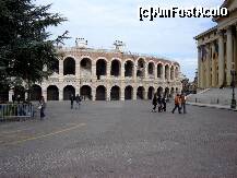 [P04] Exteriorul Arena di Verona » foto by BOGDAN DSN
 - 
<span class="allrVoted glyphicon glyphicon-heart hidden" id="av274516"></span>
<a class="m-l-10 hidden" id="sv274516" onclick="voting_Foto_DelVot(,274516,1233)" role="button">șterge vot <span class="glyphicon glyphicon-remove"></span></a>
<a id="v9274516" class=" c-red"  onclick="voting_Foto_SetVot(274516)" role="button"><span class="glyphicon glyphicon-heart-empty"></span> <b>LIKE</b> = Votează poza</a> <img class="hidden"  id="f274516W9" src="/imagini/loader.gif" border="0" /><span class="AjErrMes hidden" id="e274516ErM"></span>