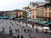 [P05] Piazza Bra vazuta de pe Arena di Verona » foto by BOGDAN DSN
 - 
<span class="allrVoted glyphicon glyphicon-heart hidden" id="av274517"></span>
<a class="m-l-10 hidden" id="sv274517" onclick="voting_Foto_DelVot(,274517,1233)" role="button">șterge vot <span class="glyphicon glyphicon-remove"></span></a>
<a id="v9274517" class=" c-red"  onclick="voting_Foto_SetVot(274517)" role="button"><span class="glyphicon glyphicon-heart-empty"></span> <b>LIKE</b> = Votează poza</a> <img class="hidden"  id="f274517W9" src="/imagini/loader.gif" border="0" /><span class="AjErrMes hidden" id="e274517ErM"></span>