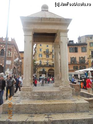 [P10] Italia - Verona - Piazza Erbe - Tribuna del Podesa » foto by Diaura*
 - 
<span class="allrVoted glyphicon glyphicon-heart hidden" id="av373005"></span>
<a class="m-l-10 hidden" id="sv373005" onclick="voting_Foto_DelVot(,373005,1233)" role="button">șterge vot <span class="glyphicon glyphicon-remove"></span></a>
<a id="v9373005" class=" c-red"  onclick="voting_Foto_SetVot(373005)" role="button"><span class="glyphicon glyphicon-heart-empty"></span> <b>LIKE</b> = Votează poza</a> <img class="hidden"  id="f373005W9" src="/imagini/loader.gif" border="0" /><span class="AjErrMes hidden" id="e373005ErM"></span>