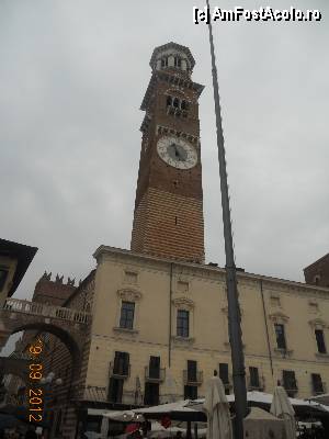 [P22] Italia - Verona - Piazza delle Erbe - Torre Lamberti » foto by Diaura*
 - 
<span class="allrVoted glyphicon glyphicon-heart hidden" id="av373017"></span>
<a class="m-l-10 hidden" id="sv373017" onclick="voting_Foto_DelVot(,373017,1233)" role="button">șterge vot <span class="glyphicon glyphicon-remove"></span></a>
<a id="v9373017" class=" c-red"  onclick="voting_Foto_SetVot(373017)" role="button"><span class="glyphicon glyphicon-heart-empty"></span> <b>LIKE</b> = Votează poza</a> <img class="hidden"  id="f373017W9" src="/imagini/loader.gif" border="0" /><span class="AjErrMes hidden" id="e373017ErM"></span>