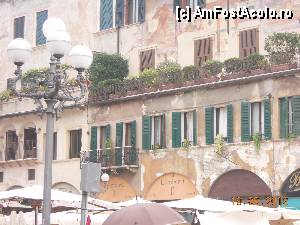 [P07] Italia - Verona - Piazza delle Erbe, Case de Mazzanti.  » foto by Diaura*
 - 
<span class="allrVoted glyphicon glyphicon-heart hidden" id="av373002"></span>
<a class="m-l-10 hidden" id="sv373002" onclick="voting_Foto_DelVot(,373002,1233)" role="button">șterge vot <span class="glyphicon glyphicon-remove"></span></a>
<a id="v9373002" class=" c-red"  onclick="voting_Foto_SetVot(373002)" role="button"><span class="glyphicon glyphicon-heart-empty"></span> <b>LIKE</b> = Votează poza</a> <img class="hidden"  id="f373002W9" src="/imagini/loader.gif" border="0" /><span class="AjErrMes hidden" id="e373002ErM"></span>