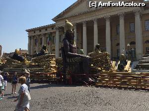 [P04] Piata Bra unde se depoziteaza recuzite de la spectacolele de opera (aici Aida), pe fundal Palatul Barbieri.  » foto by Aurici
 - 
<span class="allrVoted glyphicon glyphicon-heart hidden" id="av676807"></span>
<a class="m-l-10 hidden" id="sv676807" onclick="voting_Foto_DelVot(,676807,1233)" role="button">șterge vot <span class="glyphicon glyphicon-remove"></span></a>
<a id="v9676807" class=" c-red"  onclick="voting_Foto_SetVot(676807)" role="button"><span class="glyphicon glyphicon-heart-empty"></span> <b>LIKE</b> = Votează poza</a> <img class="hidden"  id="f676807W9" src="/imagini/loader.gif" border="0" /><span class="AjErrMes hidden" id="e676807ErM"></span>