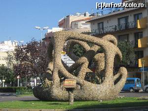 [P03] Monumentul inchinat Uniunii Europene -in apropierea parcarii autocarelor -Tossa de Mar » foto by bica adriana
 - 
<span class="allrVoted glyphicon glyphicon-heart hidden" id="av572830"></span>
<a class="m-l-10 hidden" id="sv572830" onclick="voting_Foto_DelVot(,572830,1270)" role="button">șterge vot <span class="glyphicon glyphicon-remove"></span></a>
<a id="v9572830" class=" c-red"  onclick="voting_Foto_SetVot(572830)" role="button"><span class="glyphicon glyphicon-heart-empty"></span> <b>LIKE</b> = Votează poza</a> <img class="hidden"  id="f572830W9" src="/imagini/loader.gif" border="0" /><span class="AjErrMes hidden" id="e572830ErM"></span>