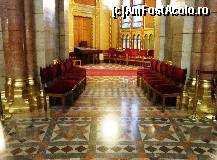 [P37] Budapesta,Palatul Parlamentului:intrarea în aripa de sud a Palatului nu este de regulă vizitabilă,deci accesul vizitatorilor pe aici este interzis » foto by mariana.olaru
 - 
<span class="allrVoted glyphicon glyphicon-heart hidden" id="av199254"></span>
<a class="m-l-10 hidden" id="sv199254" onclick="voting_Foto_DelVot(,199254,1275)" role="button">șterge vot <span class="glyphicon glyphicon-remove"></span></a>
<a id="v9199254" class=" c-red"  onclick="voting_Foto_SetVot(199254)" role="button"><span class="glyphicon glyphicon-heart-empty"></span> <b>LIKE</b> = Votează poza</a> <img class="hidden"  id="f199254W9" src="/imagini/loader.gif" border="0" /><span class="AjErrMes hidden" id="e199254ErM"></span>