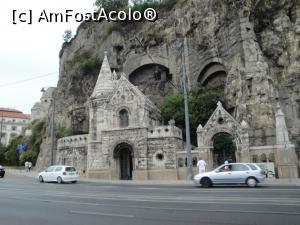 [P14] Biserica grota, construita in roca de pe dealul Gellert, formata acum cateva sute de ani, prin eroziune, servind ca adapost saracilor, dar si ca spital de campanie in timpul celui de-al Doilea Razboi Mondial. In prezent este un lacas de cult, adapostind o capela si o manastire. » foto by geani anto
 - 
<span class="allrVoted glyphicon glyphicon-heart hidden" id="av1325929"></span>
<a class="m-l-10 hidden" id="sv1325929" onclick="voting_Foto_DelVot(,1325929,1275)" role="button">șterge vot <span class="glyphicon glyphicon-remove"></span></a>
<a id="v91325929" class=" c-red"  onclick="voting_Foto_SetVot(1325929)" role="button"><span class="glyphicon glyphicon-heart-empty"></span> <b>LIKE</b> = Votează poza</a> <img class="hidden"  id="f1325929W9" src="/imagini/loader.gif" border="0" /><span class="AjErrMes hidden" id="e1325929ErM"></span>