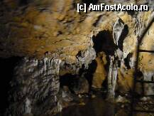 [P13] Pestera Postojna - stalactite (în sfârşit sper că am învăţat şi io odată care-s astea!) din goana trenului. (captură din filmare). » foto by Dragoș_MD
 - 
<span class="allrVoted glyphicon glyphicon-heart hidden" id="av217650"></span>
<a class="m-l-10 hidden" id="sv217650" onclick="voting_Foto_DelVot(,217650,1382)" role="button">șterge vot <span class="glyphicon glyphicon-remove"></span></a>
<a id="v9217650" class=" c-red"  onclick="voting_Foto_SetVot(217650)" role="button"><span class="glyphicon glyphicon-heart-empty"></span> <b>LIKE</b> = Votează poza</a> <img class="hidden"  id="f217650W9" src="/imagini/loader.gif" border="0" /><span class="AjErrMes hidden" id="e217650ErM"></span>