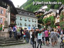 [P54] spectacol pentru copii in centru Hallstatt-ului » foto by cristi_an3000
 - 
<span class="allrVoted glyphicon glyphicon-heart hidden" id="av108316"></span>
<a class="m-l-10 hidden" id="sv108316" onclick="voting_Foto_DelVot(,108316,1383)" role="button">șterge vot <span class="glyphicon glyphicon-remove"></span></a>
<a id="v9108316" class=" c-red"  onclick="voting_Foto_SetVot(108316)" role="button"><span class="glyphicon glyphicon-heart-empty"></span> <b>LIKE</b> = Votează poza</a> <img class="hidden"  id="f108316W9" src="/imagini/loader.gif" border="0" /><span class="AjErrMes hidden" id="e108316ErM"></span>