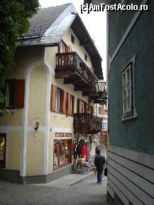 [P11] In centrul Hallstatt-ului, printre pensiuni si hoteluri cochete si stradute inguste, linistite si curate » foto by ileanaxperta*
 - 
<span class="allrVoted glyphicon glyphicon-heart hidden" id="av65730"></span>
<a class="m-l-10 hidden" id="sv65730" onclick="voting_Foto_DelVot(,65730,1383)" role="button">șterge vot <span class="glyphicon glyphicon-remove"></span></a>
<a id="v965730" class=" c-red"  onclick="voting_Foto_SetVot(65730)" role="button"><span class="glyphicon glyphicon-heart-empty"></span> <b>LIKE</b> = Votează poza</a> <img class="hidden"  id="f65730W9" src="/imagini/loader.gif" border="0" /><span class="AjErrMes hidden" id="e65730ErM"></span>