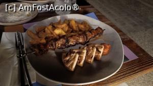 [P11] Nikiti - Restaurantul Alexandros, frigărui de porc » foto by Dragoș_MD
 - 
<span class="allrVoted glyphicon glyphicon-heart hidden" id="av1469450"></span>
<a class="m-l-10 hidden" id="sv1469450" onclick="voting_Foto_DelVot(,1469450,1423)" role="button">șterge vot <span class="glyphicon glyphicon-remove"></span></a>
<a id="v91469450" class=" c-red"  onclick="voting_Foto_SetVot(1469450)" role="button"><span class="glyphicon glyphicon-heart-empty"></span> <b>LIKE</b> = Votează poza</a> <img class="hidden"  id="f1469450W9" src="/imagini/loader.gif" border="0" /><span class="AjErrMes hidden" id="e1469450ErM"></span>