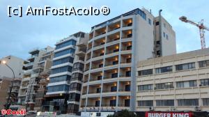 [P01] Hotelul Sliema Marina este clădirea înaltă, din dreapta, cu becurile aprinse în balcoane.  » foto by Costi
 - 
<span class="allrVoted glyphicon glyphicon-heart hidden" id="av719116"></span>
<a class="m-l-10 hidden" id="sv719116" onclick="voting_Foto_DelVot(,719116,1559)" role="button">șterge vot <span class="glyphicon glyphicon-remove"></span></a>
<a id="v9719116" class=" c-red"  onclick="voting_Foto_SetVot(719116)" role="button"><span class="glyphicon glyphicon-heart-empty"></span> <b>LIKE</b> = Votează poza</a> <img class="hidden"  id="f719116W9" src="/imagini/loader.gif" border="0" /><span class="AjErrMes hidden" id="e719116ErM"></span>