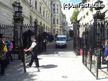 [P61] Downing Street. Securitatea este maxima. Au avut loc mai multe atacuri teroriste aici. » foto by TraianS
 - 
<span class="allrVoted glyphicon glyphicon-heart hidden" id="av226787"></span>
<a class="m-l-10 hidden" id="sv226787" onclick="voting_Foto_DelVot(,226787,1570)" role="button">șterge vot <span class="glyphicon glyphicon-remove"></span></a>
<a id="v9226787" class=" c-red"  onclick="voting_Foto_SetVot(226787)" role="button"><span class="glyphicon glyphicon-heart-empty"></span> <b>LIKE</b> = Votează poza</a> <img class="hidden"  id="f226787W9" src="/imagini/loader.gif" border="0" /><span class="AjErrMes hidden" id="e226787ErM"></span>