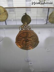 [P140] Mogul astrolabe, de Muhammad Muqim ibn Mulla 'Isa, Lahore, 1641-42. Acest astrolab provine din Lahore - in prezent Pakistan. National Maritime Museum. » foto by TraianS
 - 
<span class="allrVoted glyphicon glyphicon-heart hidden" id="av233995"></span>
<a class="m-l-10 hidden" id="sv233995" onclick="voting_Foto_DelVot(,233995,1570)" role="button">șterge vot <span class="glyphicon glyphicon-remove"></span></a>
<a id="v9233995" class=" c-red"  onclick="voting_Foto_SetVot(233995)" role="button"><span class="glyphicon glyphicon-heart-empty"></span> <b>LIKE</b> = Votează poza</a> <img class="hidden"  id="f233995W9" src="/imagini/loader.gif" border="0" /><span class="AjErrMes hidden" id="e233995ErM"></span>