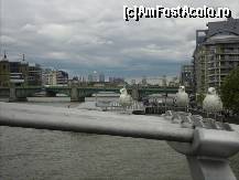 [P22] Privind inspre Tamisa de pe Millenium Bridge.  » foto by TraianS
 - 
<span class="allrVoted glyphicon glyphicon-heart hidden" id="av487334"></span>
<a class="m-l-10 hidden" id="sv487334" onclick="voting_Foto_DelVot(,487334,1570)" role="button">șterge vot <span class="glyphicon glyphicon-remove"></span></a>
<a id="v9487334" class=" c-red"  onclick="voting_Foto_SetVot(487334)" role="button"><span class="glyphicon glyphicon-heart-empty"></span> <b>LIKE</b> = Votează poza</a> <img class="hidden"  id="f487334W9" src="/imagini/loader.gif" border="0" /><span class="AjErrMes hidden" id="e487334ErM"></span>