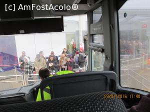 [P01] citi oameni asteptau la imbarcare in autobuzul spre Londra » foto by adri-nico
 - 
<span class="allrVoted glyphicon glyphicon-heart hidden" id="av709140"></span>
<a class="m-l-10 hidden" id="sv709140" onclick="voting_Foto_DelVot(,709140,1570)" role="button">șterge vot <span class="glyphicon glyphicon-remove"></span></a>
<a id="v9709140" class=" c-red"  onclick="voting_Foto_SetVot(709140)" role="button"><span class="glyphicon glyphicon-heart-empty"></span> <b>LIKE</b> = Votează poza</a> <img class="hidden"  id="f709140W9" src="/imagini/loader.gif" border="0" /><span class="AjErrMes hidden" id="e709140ErM"></span>