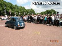 [P24] Dupa terminarea ceremoniei membrii ai familiei regale retragandu-se intr-un Fiat 500 in aplauzele spectatorilor.Si nu le cadea nici un galon!!! » foto by Alina53
 - 
<span class="allrVoted glyphicon glyphicon-heart hidden" id="av57508"></span>
<a class="m-l-10 hidden" id="sv57508" onclick="voting_Foto_DelVot(,57508,1570)" role="button">șterge vot <span class="glyphicon glyphicon-remove"></span></a>
<a id="v957508" class=" c-red"  onclick="voting_Foto_SetVot(57508)" role="button"><span class="glyphicon glyphicon-heart-empty"></span> <b>LIKE</b> = Votează poza</a> <img class="hidden"  id="f57508W9" src="/imagini/loader.gif" border="0" /><span class="AjErrMes hidden" id="e57508ErM"></span>