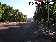 [P03] Capitala gatita de sarbatoare - The Mall si in fundal Memorialul Reginei Victoria si Buckingham Palace » foto by Alina53
 - 
<span class="allrVoted glyphicon glyphicon-heart hidden" id="av57398"></span>
<a class="m-l-10 hidden" id="sv57398" onclick="voting_Foto_DelVot(,57398,1570)" role="button">șterge vot <span class="glyphicon glyphicon-remove"></span></a>
<a id="v957398" class=" c-red"  onclick="voting_Foto_SetVot(57398)" role="button"><span class="glyphicon glyphicon-heart-empty"></span> <b>LIKE</b> = Votează poza</a> <img class="hidden"  id="f57398W9" src="/imagini/loader.gif" border="0" /><span class="AjErrMes hidden" id="e57398ErM"></span>