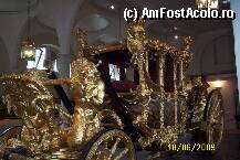 [P86] The Royal Mews-caleasca aurita,parca fiind coborata din povestea Cenusaresei... » foto by Alina53
 - 
<span class="allrVoted glyphicon glyphicon-heart hidden" id="av57624"></span>
<a class="m-l-10 hidden" id="sv57624" onclick="voting_Foto_DelVot(,57624,1570)" role="button">șterge vot <span class="glyphicon glyphicon-remove"></span></a>
<a id="v957624" class=" c-red"  onclick="voting_Foto_SetVot(57624)" role="button"><span class="glyphicon glyphicon-heart-empty"></span> <b>LIKE</b> = Votează poza</a> <img class="hidden"  id="f57624W9" src="/imagini/loader.gif" border="0" /><span class="AjErrMes hidden" id="e57624ErM"></span>