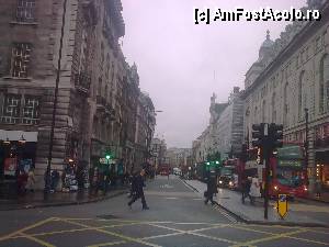 [P19] Picadilly Road, una din cele mai vizitate şi aglomerate străzi din Londra, Anglia.  » foto by traian.leuca †
 - 
<span class="allrVoted glyphicon glyphicon-heart hidden" id="av413435"></span>
<a class="m-l-10 hidden" id="sv413435" onclick="voting_Foto_DelVot(,413435,1570)" role="button">șterge vot <span class="glyphicon glyphicon-remove"></span></a>
<a id="v9413435" class=" c-red"  onclick="voting_Foto_SetVot(413435)" role="button"><span class="glyphicon glyphicon-heart-empty"></span> <b>LIKE</b> = Votează poza</a> <img class="hidden"  id="f413435W9" src="/imagini/loader.gif" border="0" /><span class="AjErrMes hidden" id="e413435ErM"></span>