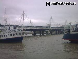 [P23] Golden Jubilee Bridge, văzut de pa malul Tamisei. Londra, Anlia. » foto by traian.leuca †
 - 
<span class="allrVoted glyphicon glyphicon-heart hidden" id="av413439"></span>
<a class="m-l-10 hidden" id="sv413439" onclick="voting_Foto_DelVot(,413439,1570)" role="button">șterge vot <span class="glyphicon glyphicon-remove"></span></a>
<a id="v9413439" class=" c-red"  onclick="voting_Foto_SetVot(413439)" role="button"><span class="glyphicon glyphicon-heart-empty"></span> <b>LIKE</b> = Votează poza</a> <img class="hidden"  id="f413439W9" src="/imagini/loader.gif" border="0" /><span class="AjErrMes hidden" id="e413439ErM"></span>