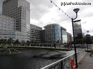 [P32] Canary Wharf, o zona aerisita cu parcuri si poduri in zona vechilor docuri » foto by marius gaudi*
 - 
<span class="allrVoted glyphicon glyphicon-heart hidden" id="av683380"></span>
<a class="m-l-10 hidden" id="sv683380" onclick="voting_Foto_DelVot(,683380,1570)" role="button">șterge vot <span class="glyphicon glyphicon-remove"></span></a>
<a id="v9683380" class=" c-red"  onclick="voting_Foto_SetVot(683380)" role="button"><span class="glyphicon glyphicon-heart-empty"></span> <b>LIKE</b> = Votează poza</a> <img class="hidden"  id="f683380W9" src="/imagini/loader.gif" border="0" /><span class="AjErrMes hidden" id="e683380ErM"></span>